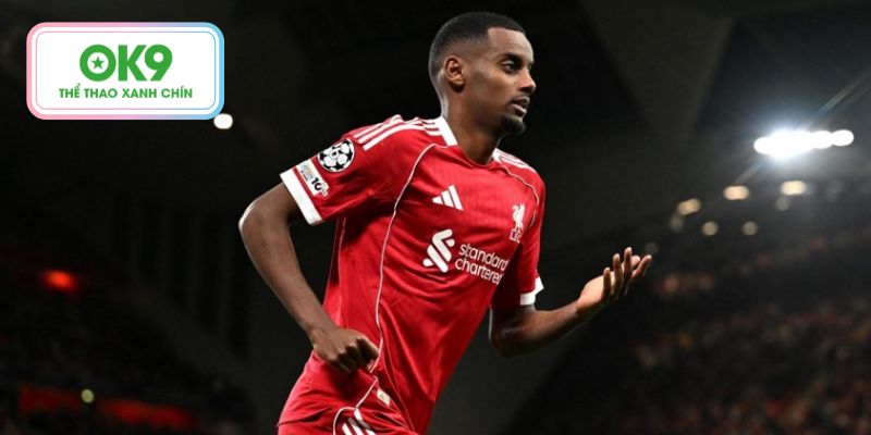 Alexander Isak thất vọng tại Liverpool: Thử thách và cơ hội 3 Collymore nhận xét rằng vai trò của Isak tại Liverpool khác hẳn so với khi còn ở Newcastle